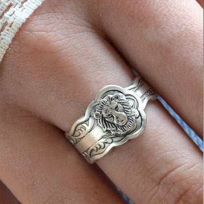 Vintage Silver Lion Spoon Ring