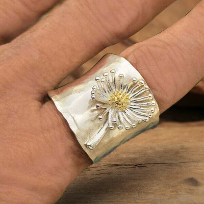 🔥 Last Day Promotion 75% OFF 🔥Sterling Silver Blooming Daisy Wide Band Ring