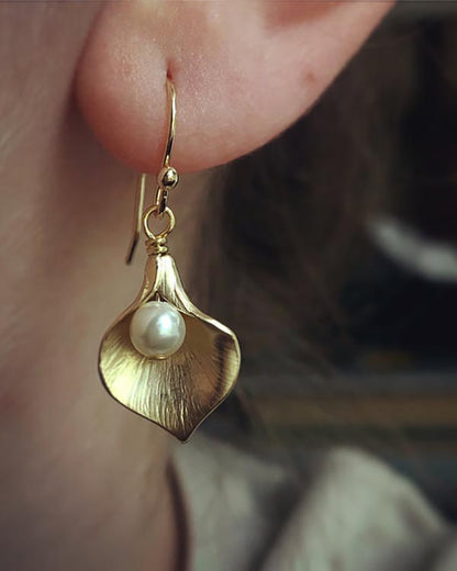 Vintage Flower Pearl Earrings