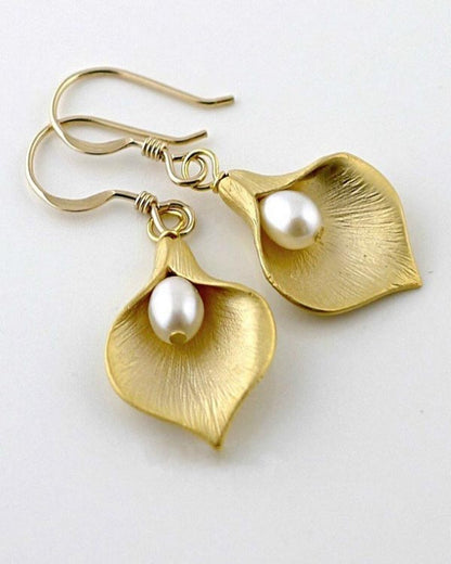 Vintage Flower Pearl Earrings